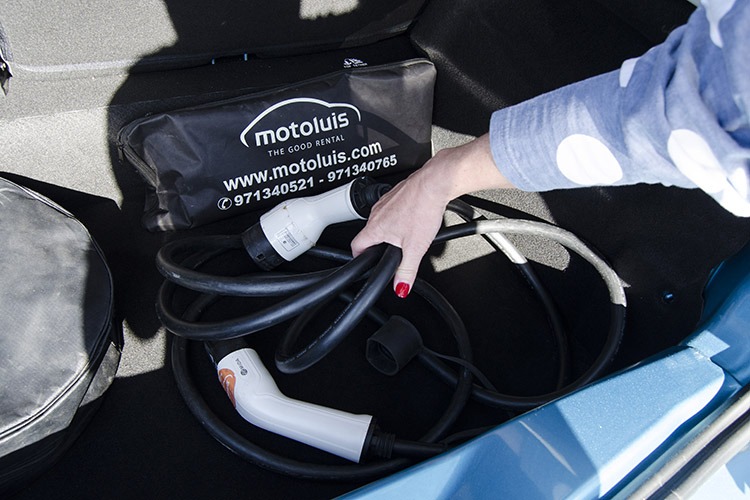 recargar coches eléctricos en Ibiza