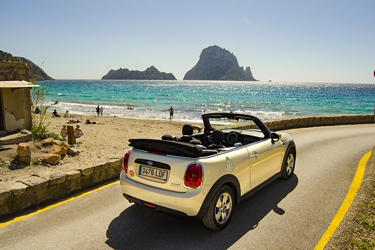 limitacion vehiculos ibiza 2025 alquiler de coche